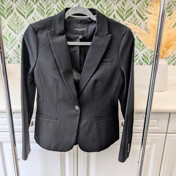 ⭐Black Banana Republic Suit Jacket Blazer Size 4 Classic Fit⭐ - Picture 1 of 9